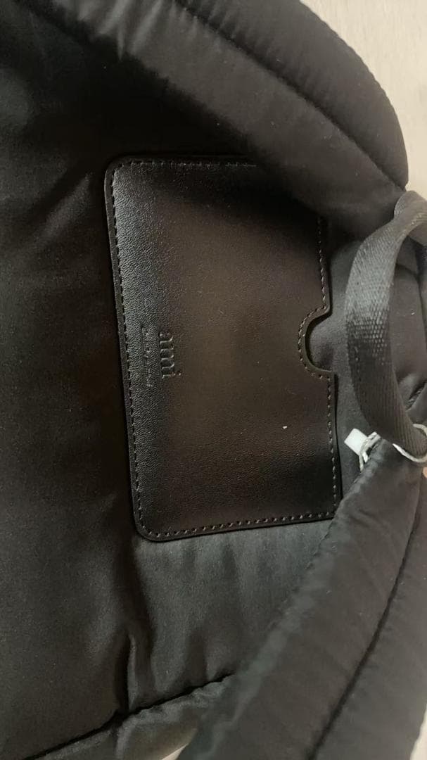 AMI PARISバックパックブラック ナイロンハートロゴ ウォータープルーフ