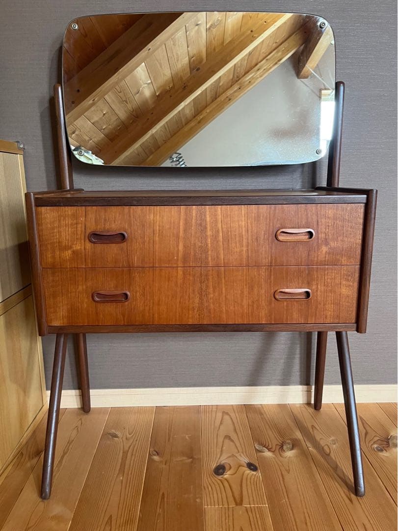 デンマーク製　チーク材　ビンテージドレッサー