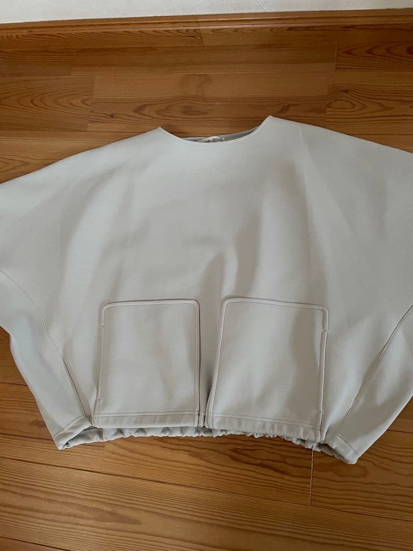 ビアズリー　リップルダンボール トップス　グレージュ　　今季新品