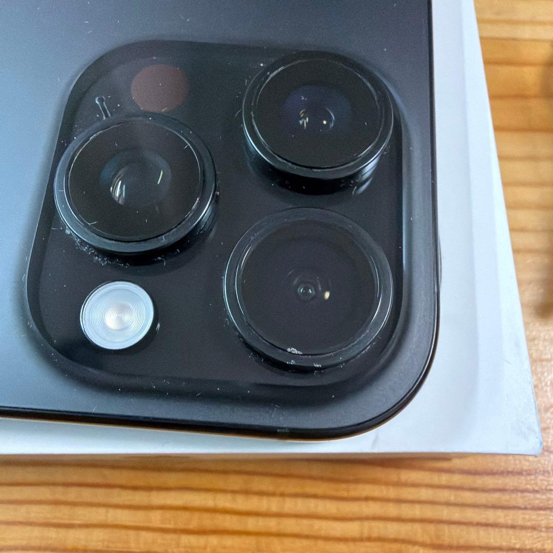 【美品】iPhone 16 Pro 256GB（ブラックチタニウム）SIMフリー