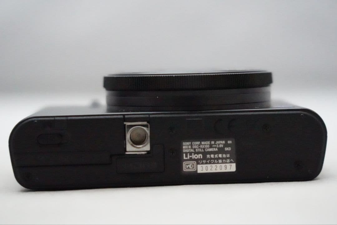 ☆初代モデル☆ ソニー サイバーショット DSC-RX100 大人気コンデジ