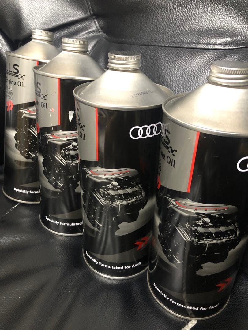 Audi 純正　アウディ　エンジンオイル　0w-30 未使用　1L ４本セット