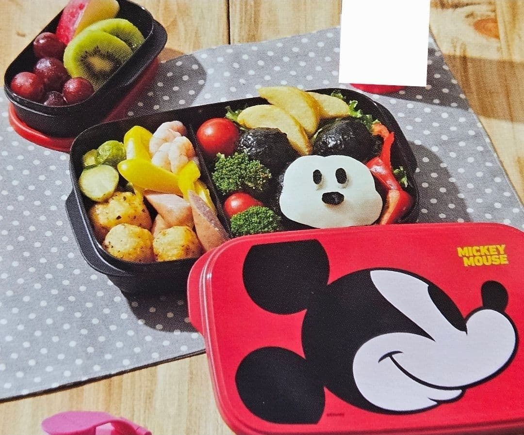 【新品】タッパーウェア ミッキー＆ミニー 豪華セット（弁当箱＆カトラリー）