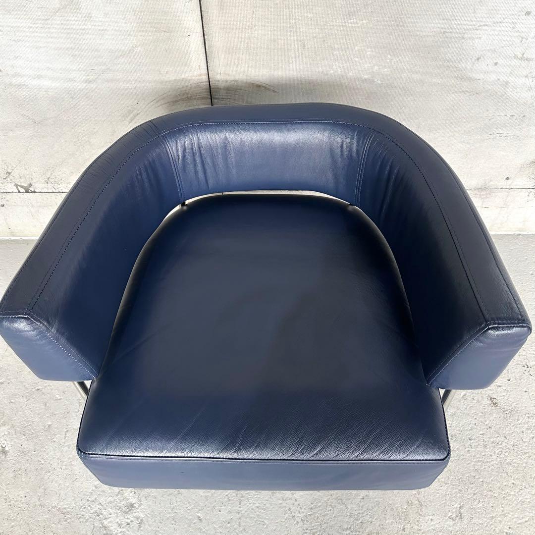 合皮クラブチェア◎ モダンデザインラウンジチェア／低座面／店舗・サロン・書斎