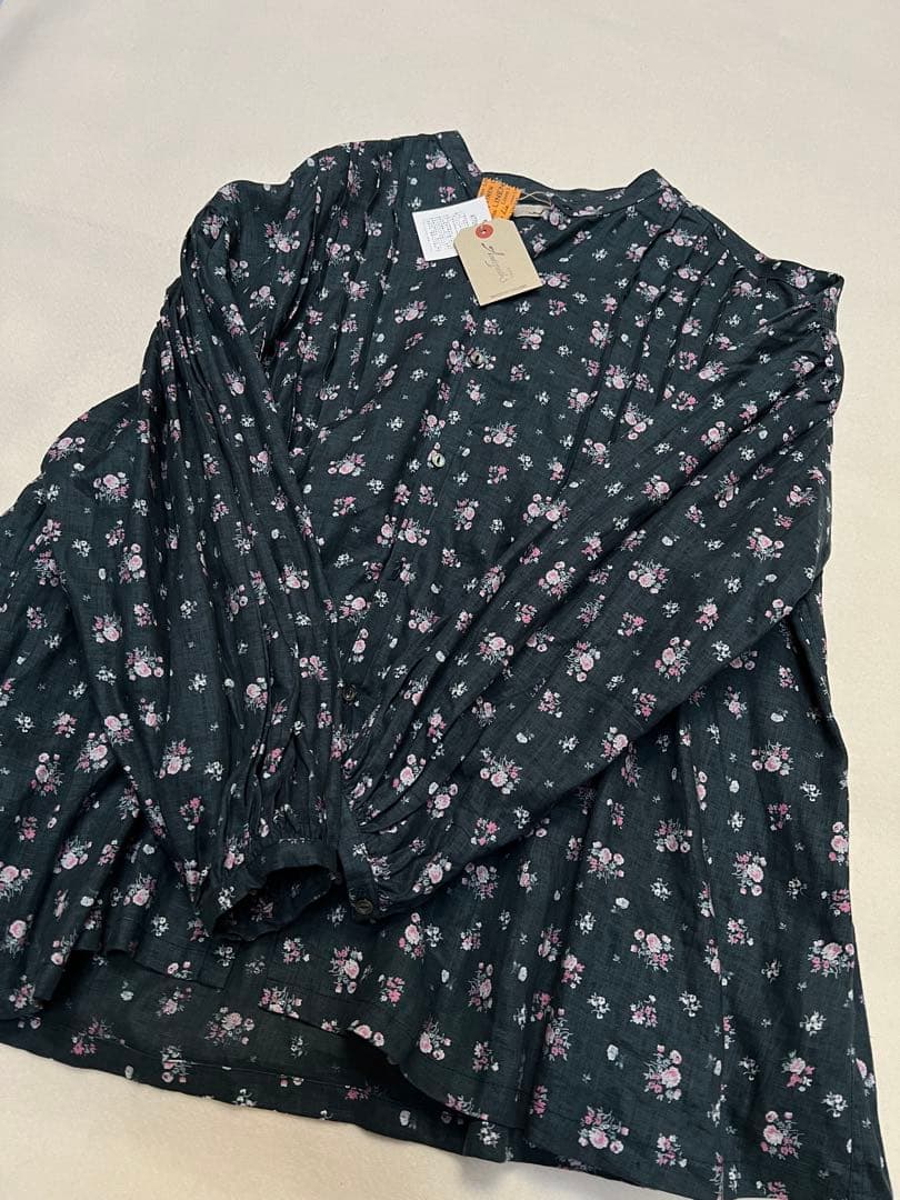 ◼︎新品　ICHI Antiquites リネンフローラルパターンピンタックシャツ