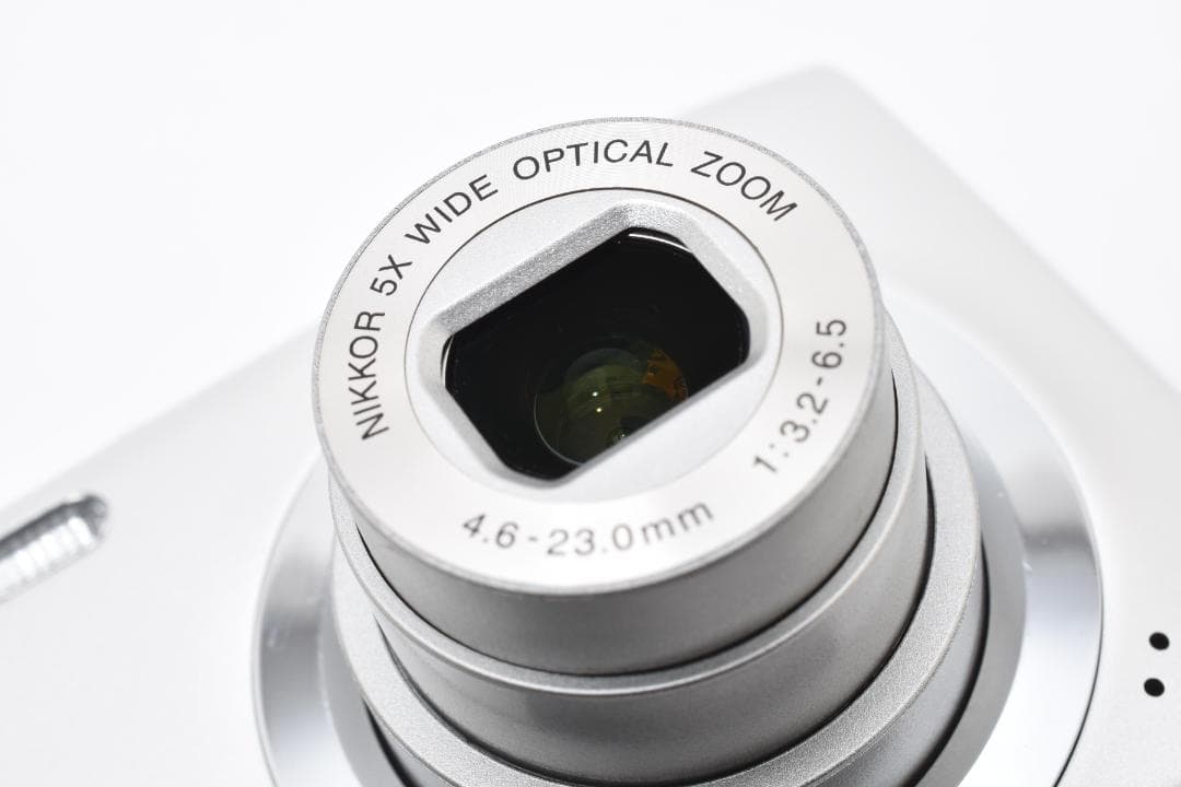 超美品 ニコン COOLPIX A100 コンパクトデジタルカメラ シルバー