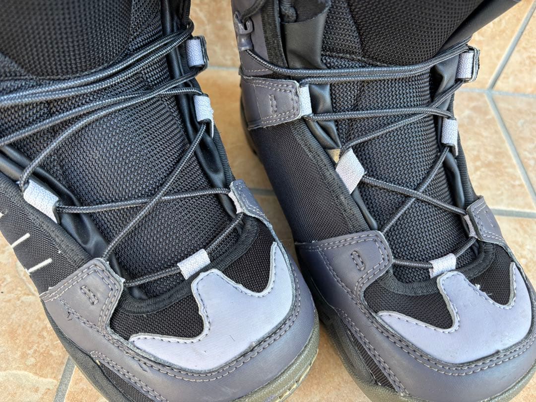 SALOMON スノーボードブーツ 24センチ女性用 ブラック/グレー