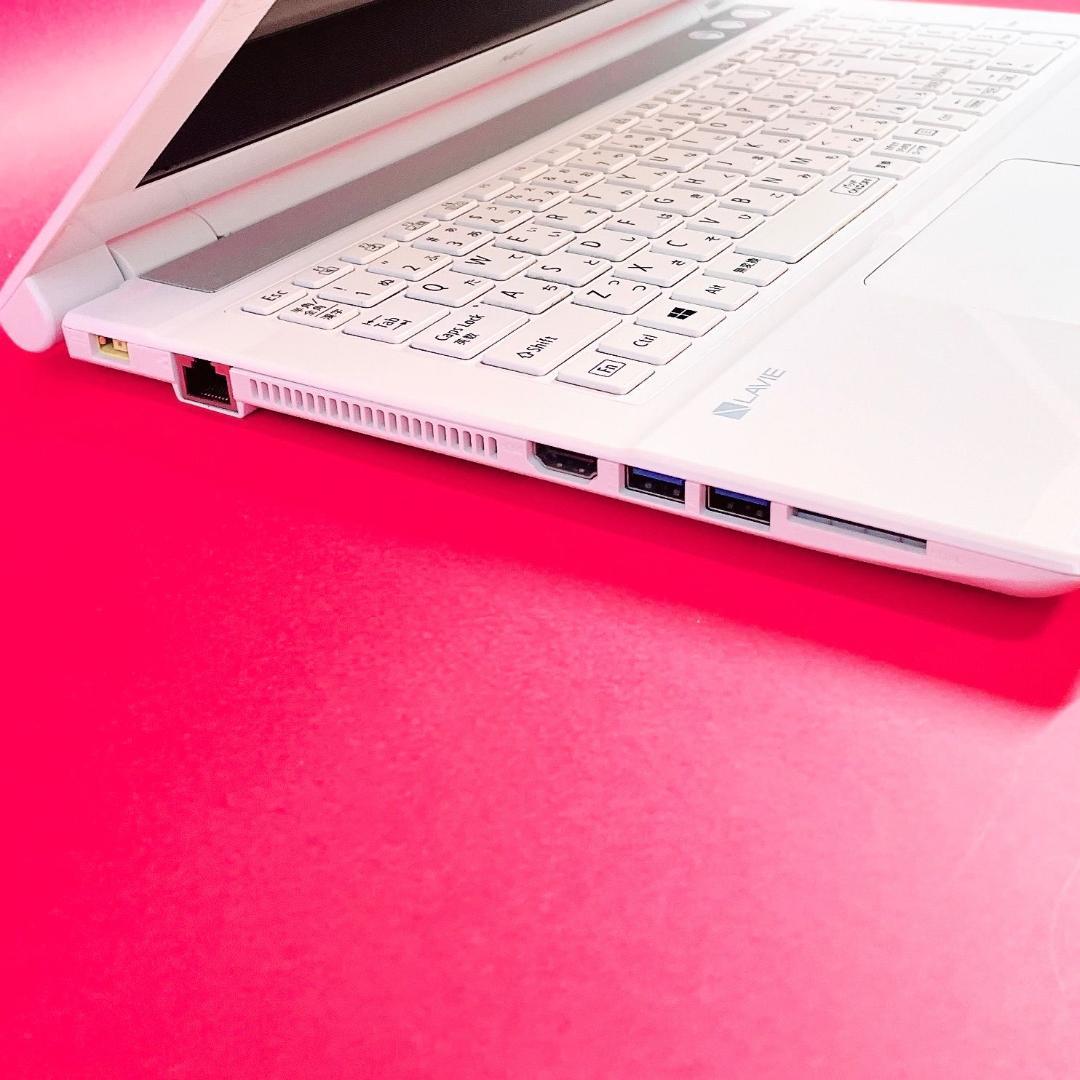 第8世代Corei7✨️ホワイト薄型ノートパソコン！Windows11カメラSSD