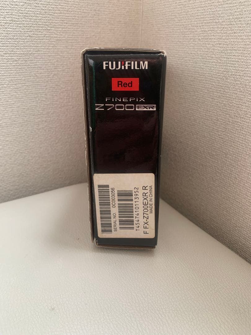 フジフィルム　FUJI Ｚ７００EXR 本体　レッド　コンデジ　箱有　中古動作品