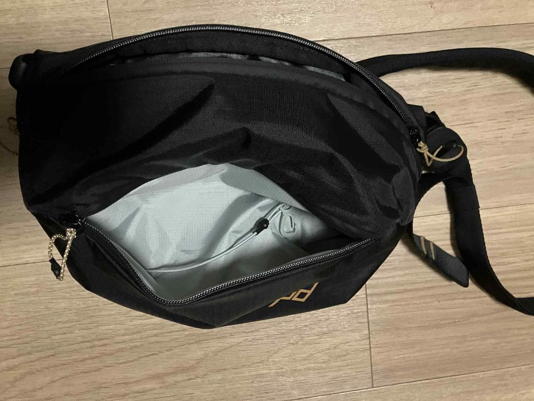 ボディバッグ・ウエストポーチ Peak Design Outdoor Sling 4L Black