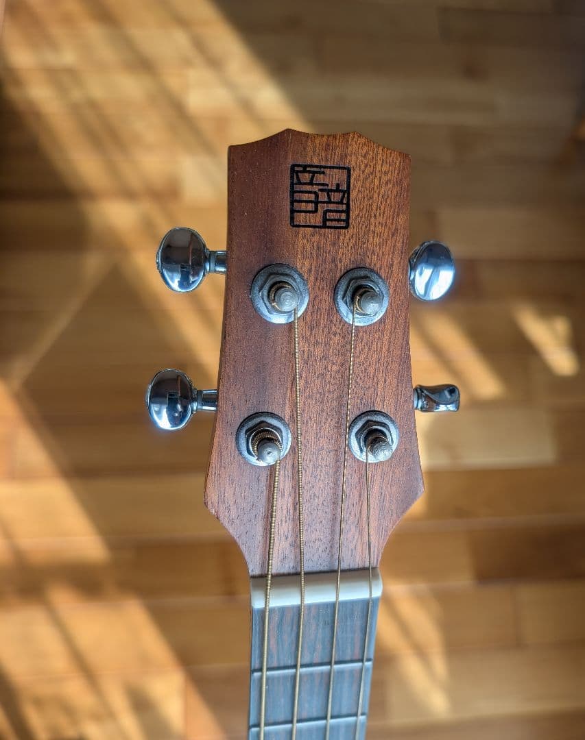 音音 4弦アコースティックミニギター GP 1 /4th NTM