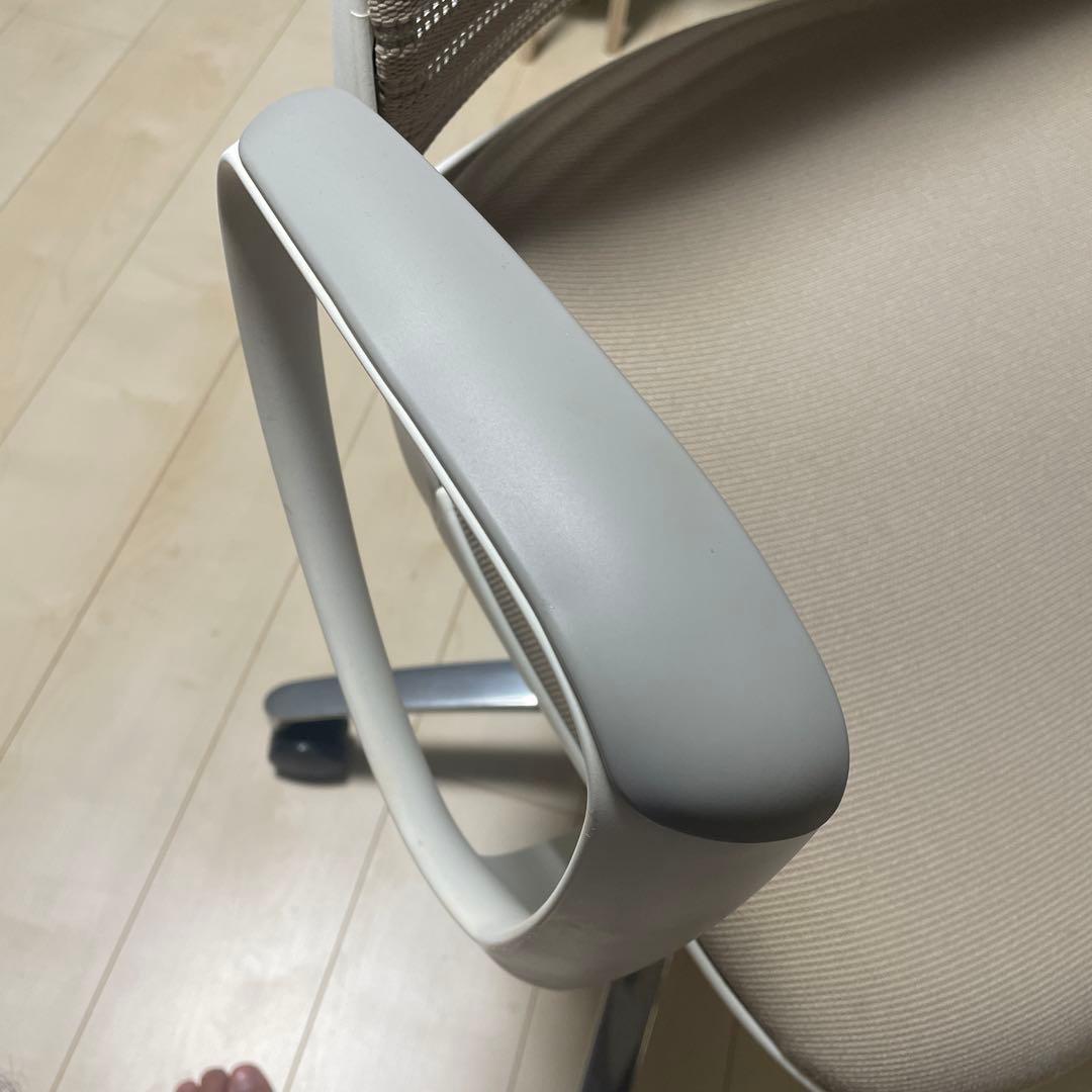 【2017年製】オカムラ オフィスチェア ルーチェ 肘付き ブラウン