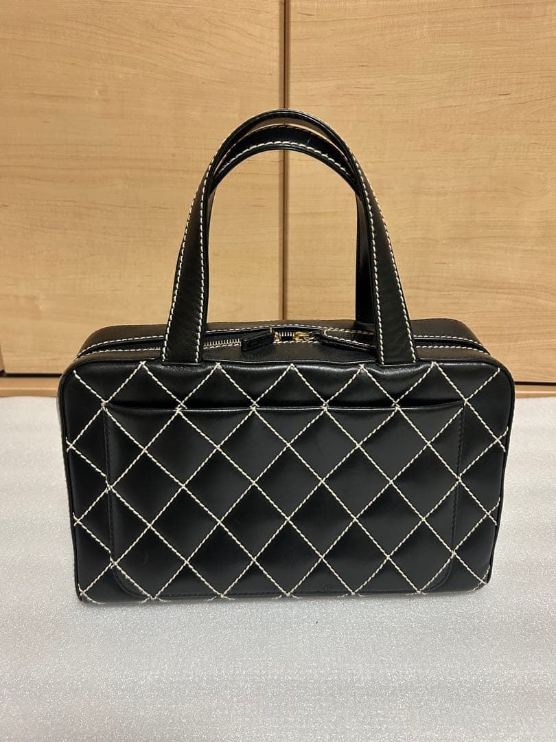 美品　シャネル　CHANEL ハンドバッグ　白ステッチ