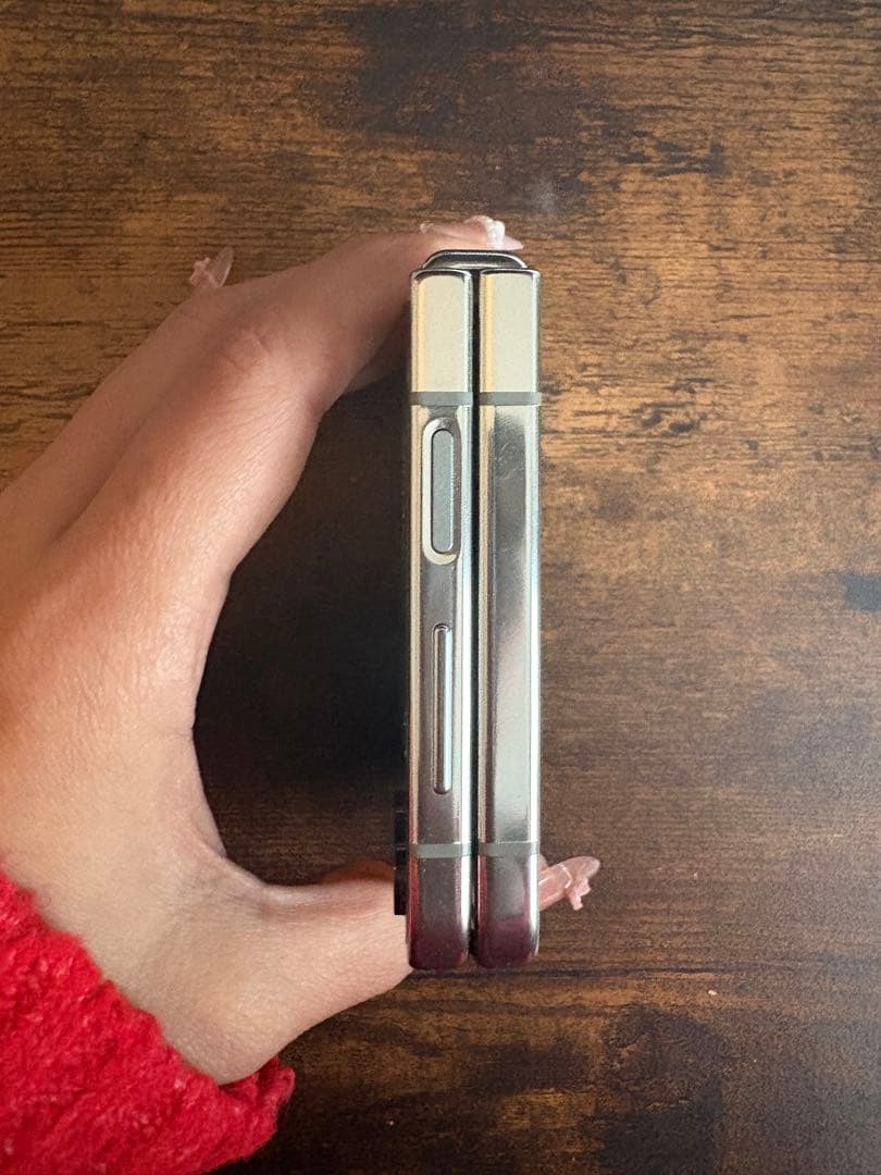 Galaxy zflip5 ミント 国内版