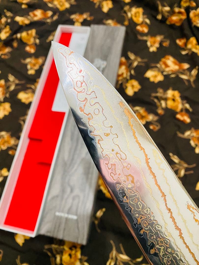 牛刀210mm HATSUKOKORO初心 青二鋼 有色ダマスカス 黒檀八角柄