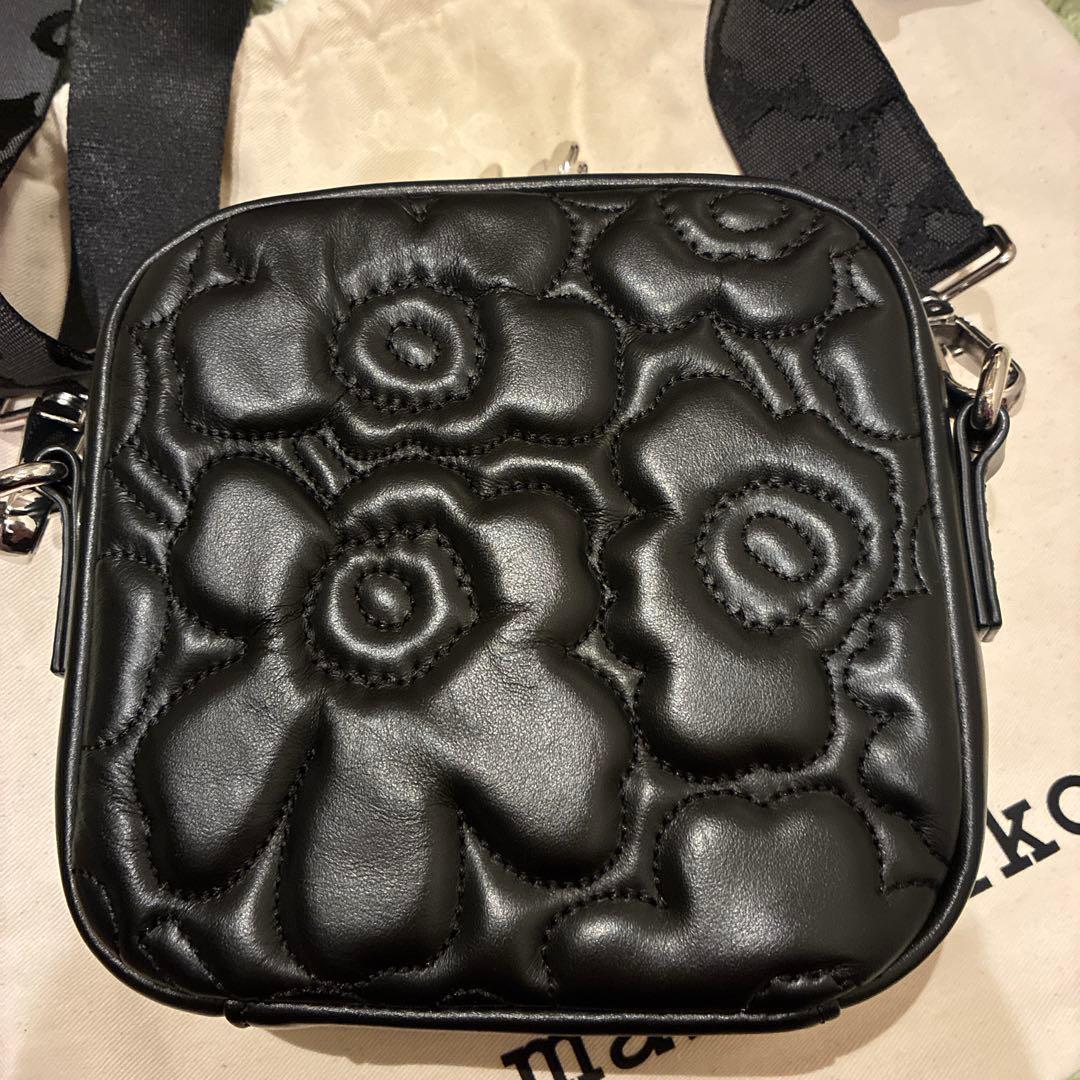 marimekko ブラックショルダーバッグ