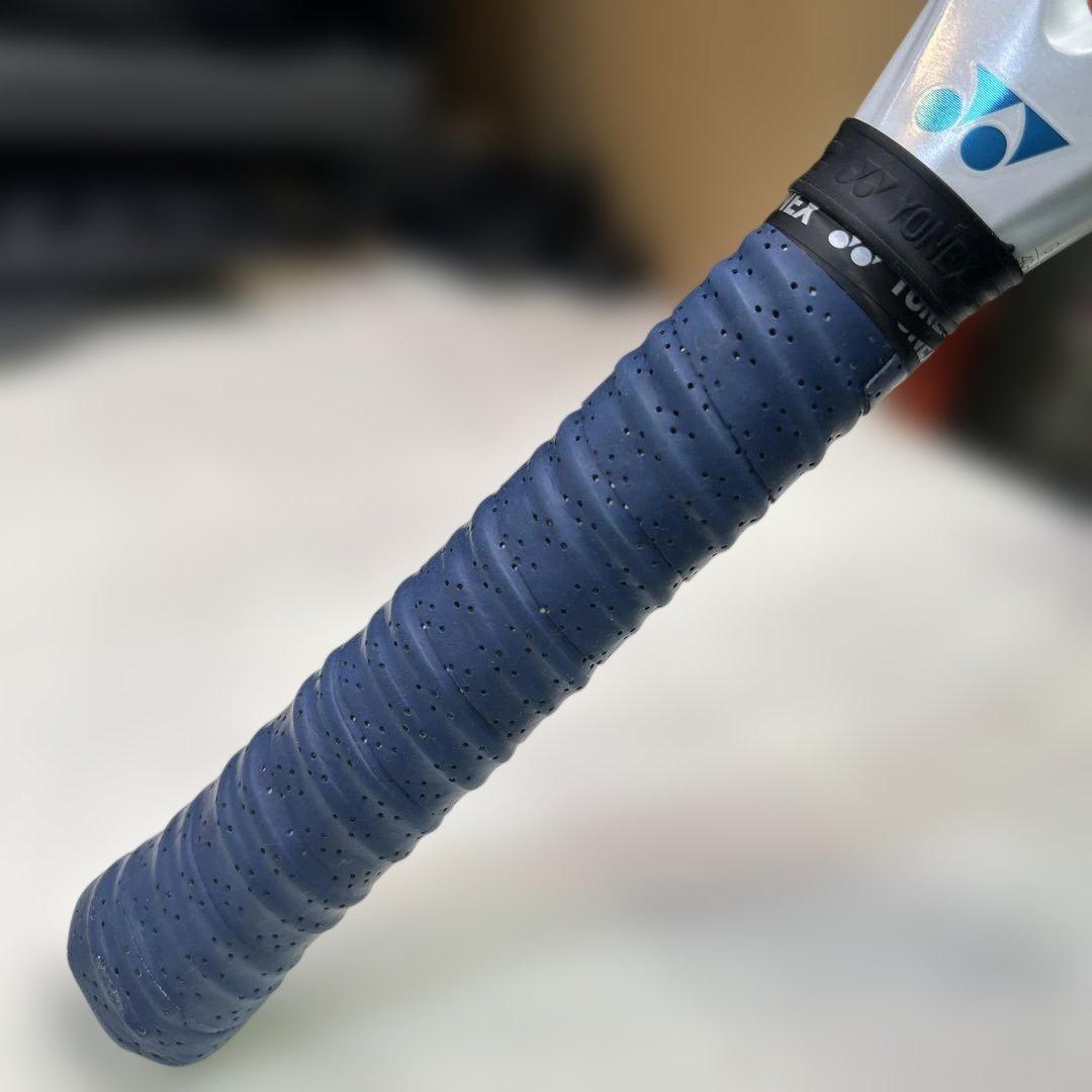 7058【美品】 YONEX ASTREL 105 テニスラケット G1E