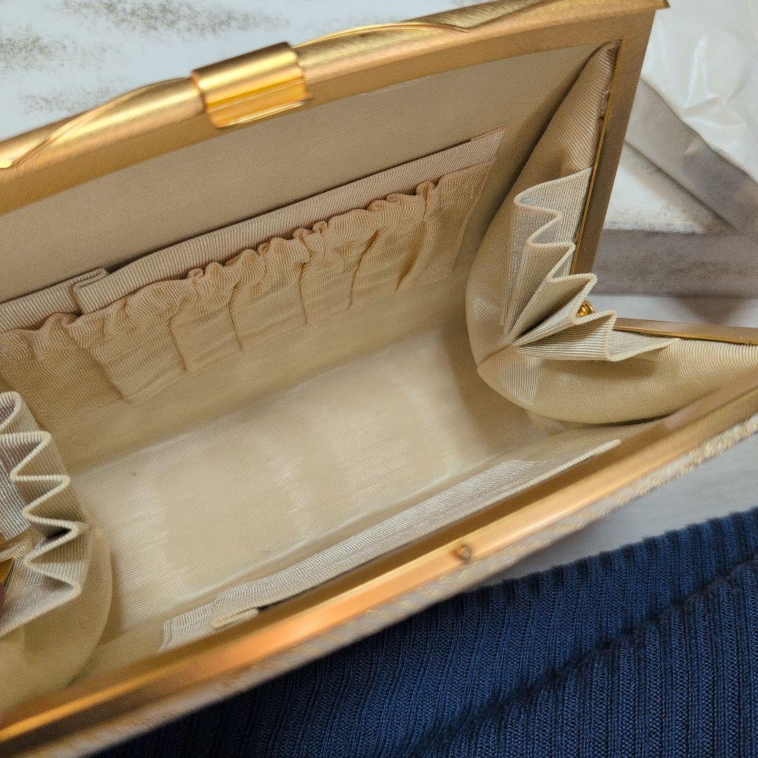 ももCafe様銀座ぜん屋本店　ゴールド地で品も良し　格もある