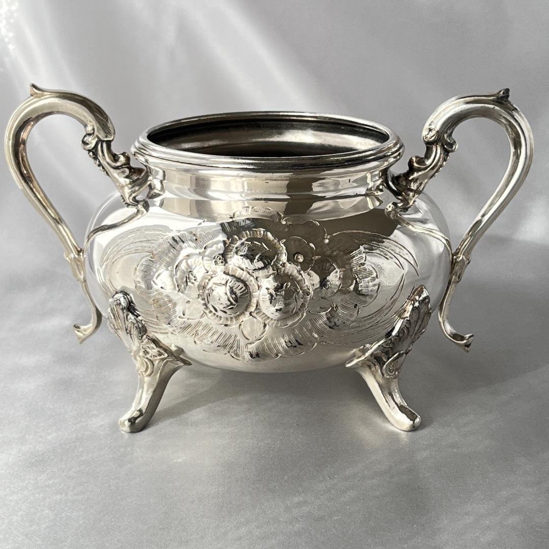 エンボス 花々のシュガーボウル【シルバープレート】 大きめ豪奢