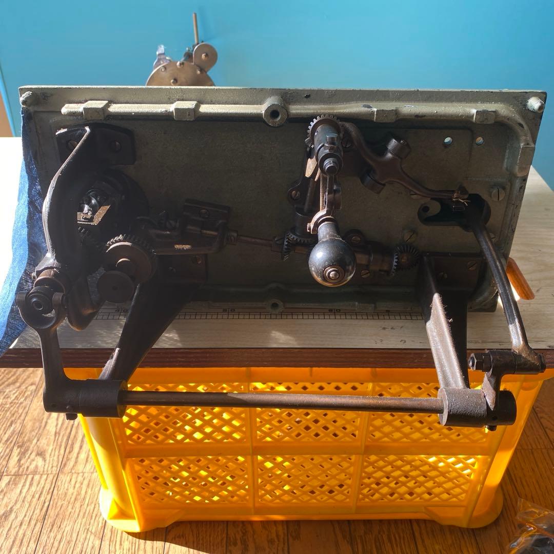 アンティーク　ミシン　Cornely FBN 鑑賞用