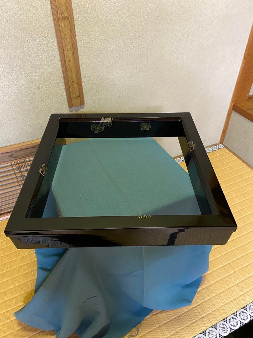 茶道具/炉縁 紋唐松蒔絵　漆塗