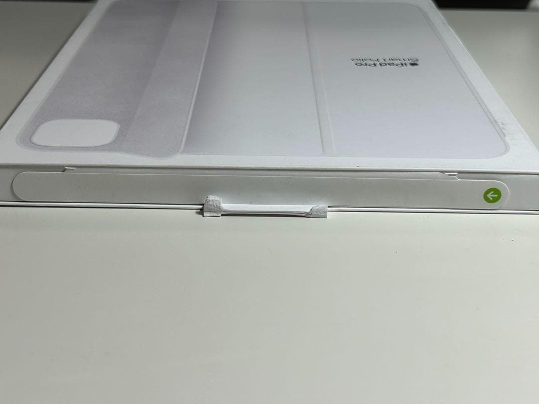 【新品】11インチ iPad Pro用スマートフォリオ・ホワイト①