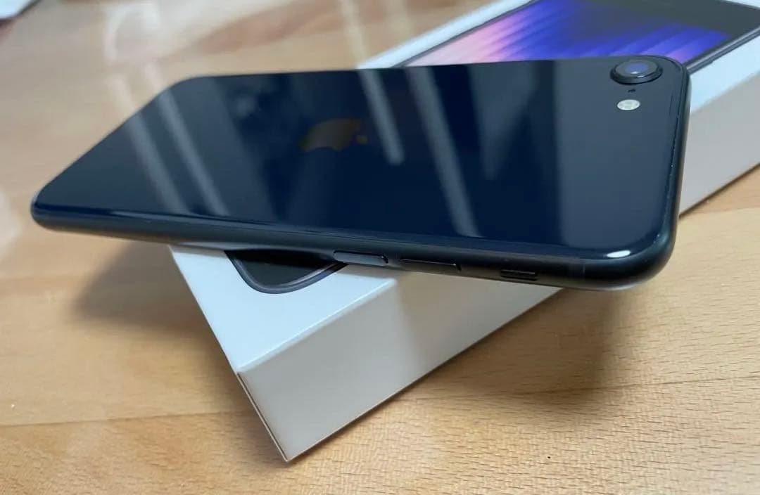 iPhoneSE 第3世代 本体 64gb iPhone SE se3 ブラック