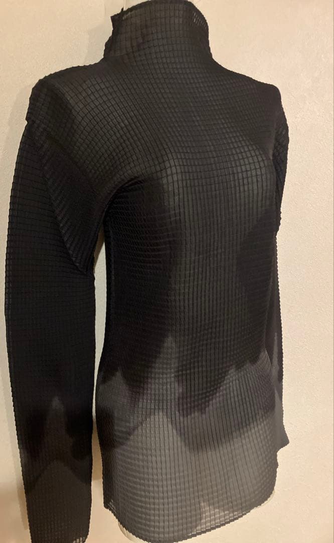 イッセイミヤケ　プリーツプリーズ　墨絵模様　裾長目