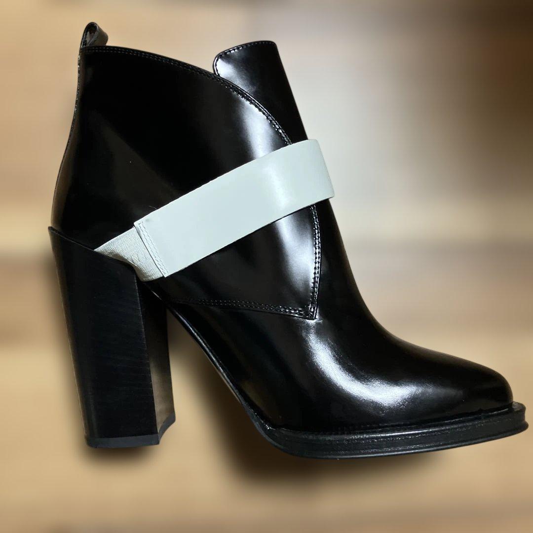 最終値下げ！ 新品！HUGO BOSSショートブーツ　size38☆