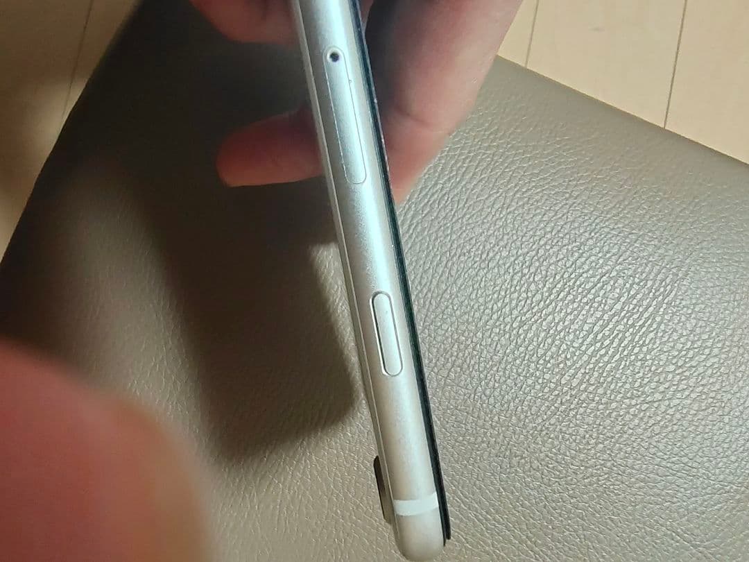 Apple iPhone SE3 128GB シルバー