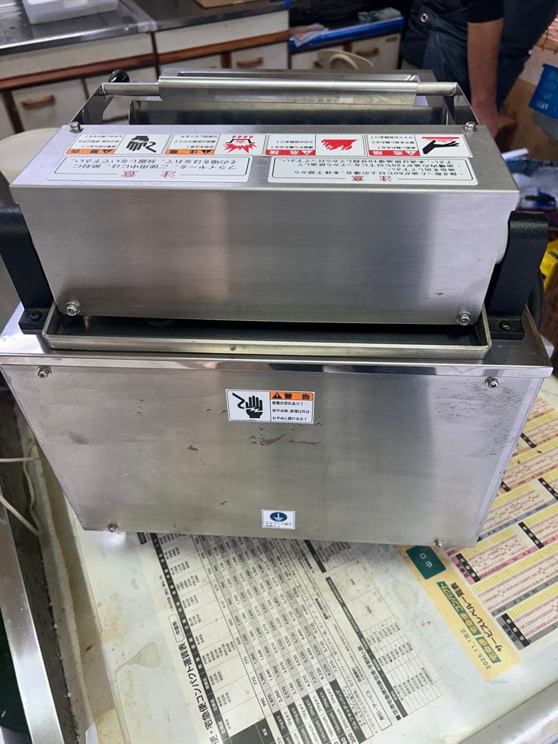 【値下げしました】NICHIWA 電気フライヤー 200V 4KW