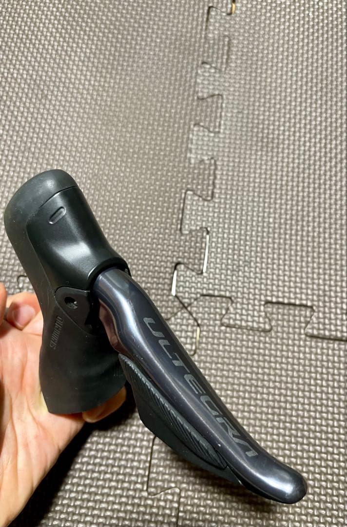 ULTEGRA Di2 ST-R8170 デュアルコントロールレバー　左右