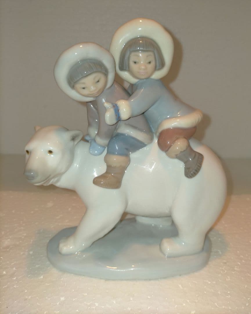 リヤドロ 　エスキモーライダース、エスキモーの少年と小熊、小熊とエスキモー3体