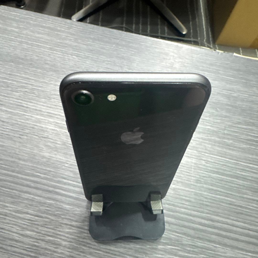 Apple iPhone 8 スペースグレー 本体64GB SIMフリー 222