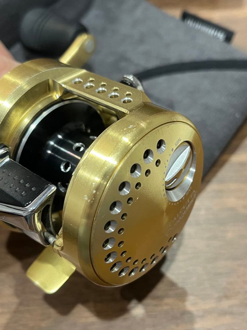SHIMANO 15 CALCUTTA CONQUEST 201 カルカッタ