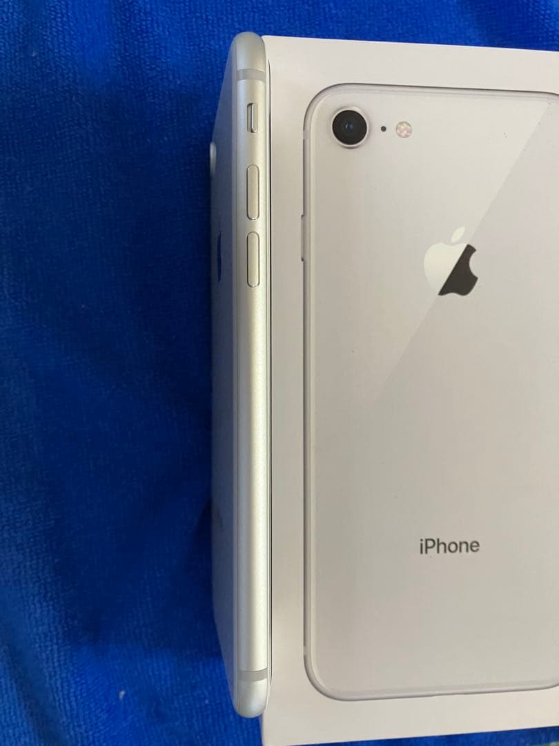 【超美品】Apple iPhone 8 シルバー本体