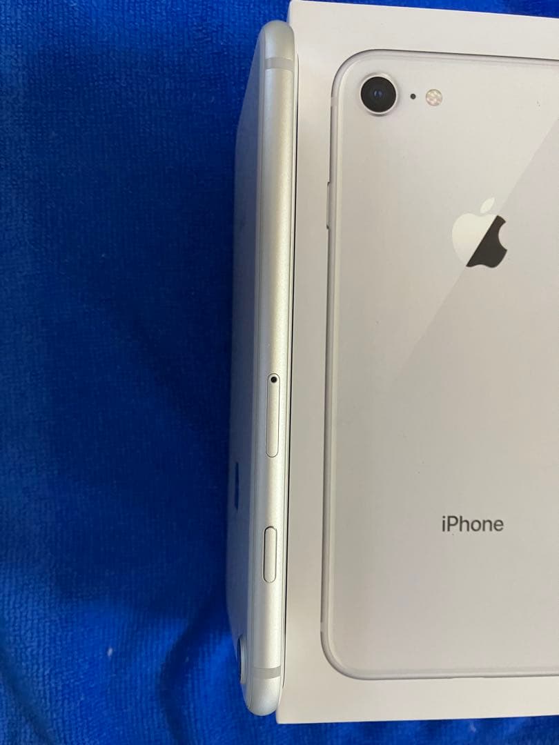 【超美品】Apple iPhone 8 シルバー本体