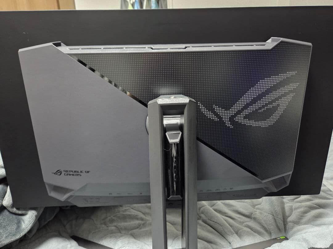 asus　ROG Swift OLED PG32UCDM　4k 240hz