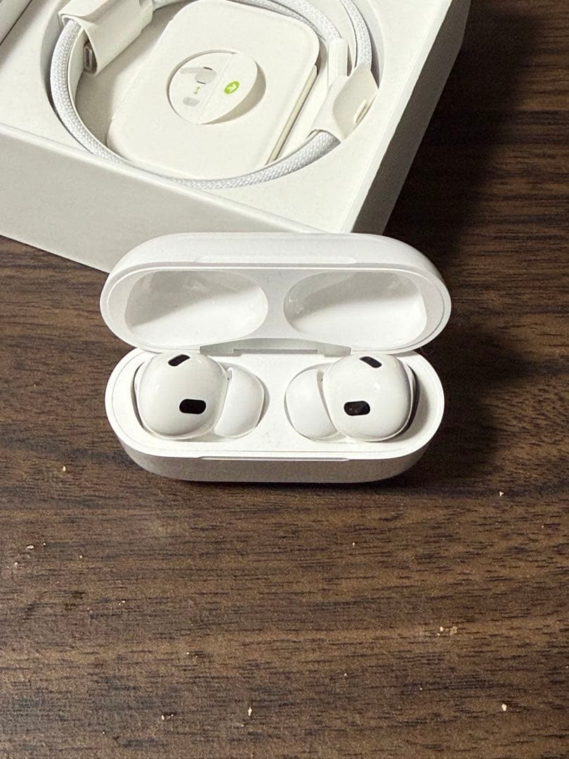 イヤホン AirPods Pro 2 MagSafe(USB-C)MTJV3J/A