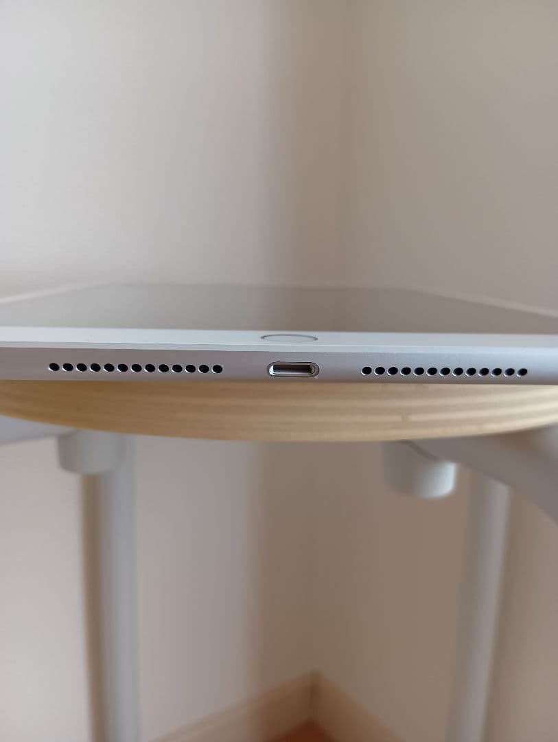 Apple iPad 第8世代 Wi-Fi 32GB シルバー タブレット