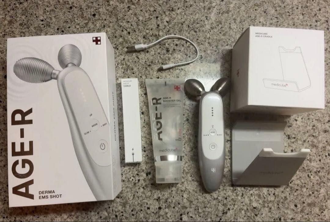 メディキューブAGE-RショットEMS美顔器セット