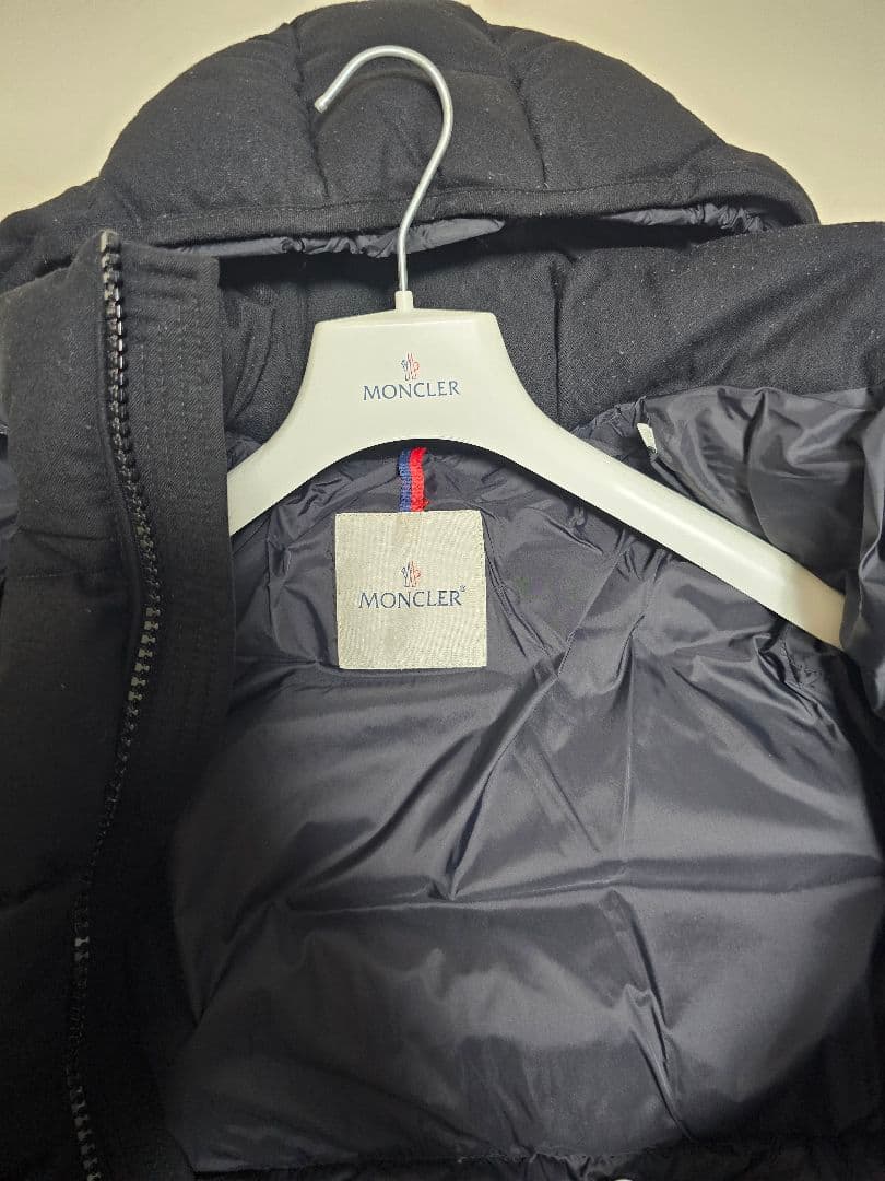 MONCLER フード付きダウンジャケット ブラック Size 0