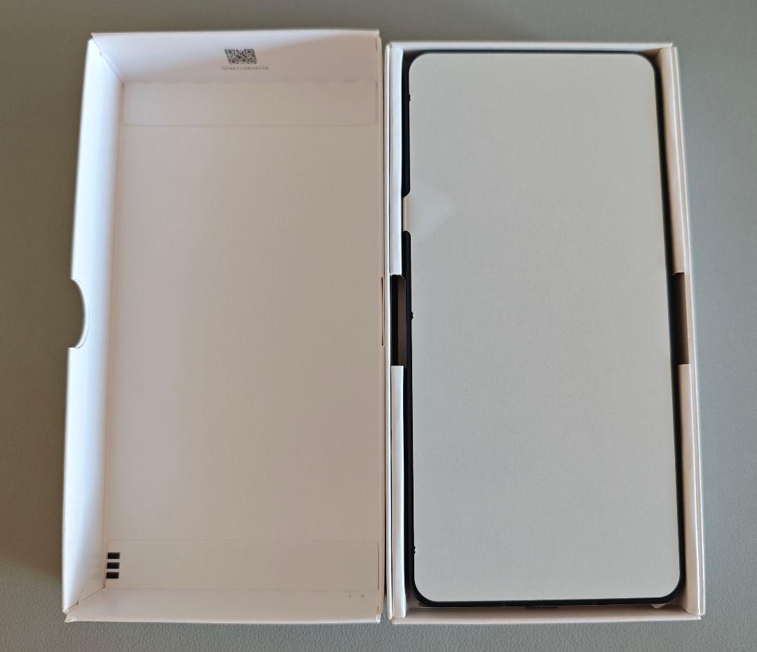 新品未使用品　AQUOS R8 pro SH-R80P ブラック