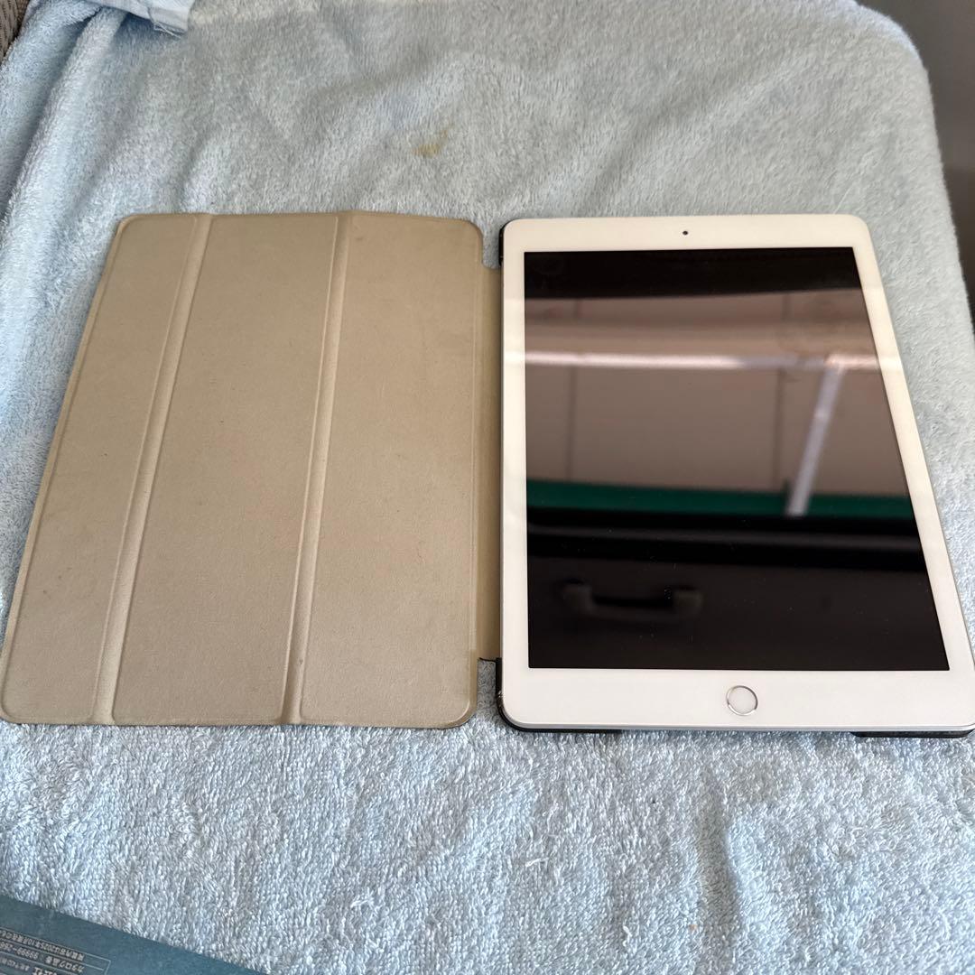 Apple iPad (モデルA1954) シルバー6世代32GB美品