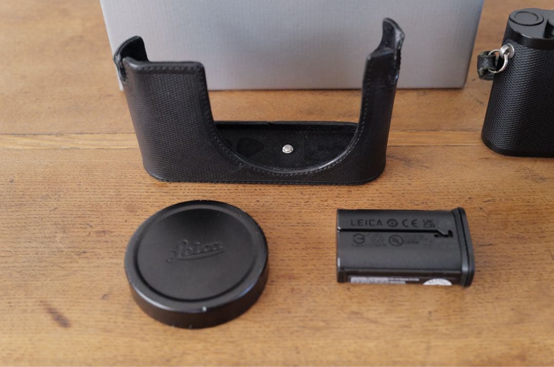 Leica ライカ Q2 純正レザーケース+その他おまけ付き
