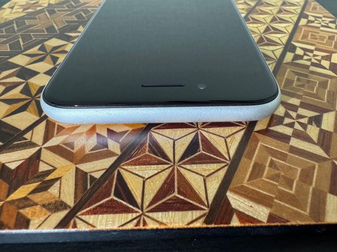 iPhone SE 2世代128GB