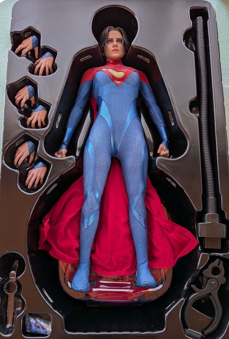 ホットトイズ Hottoys FLASH スーパーガール