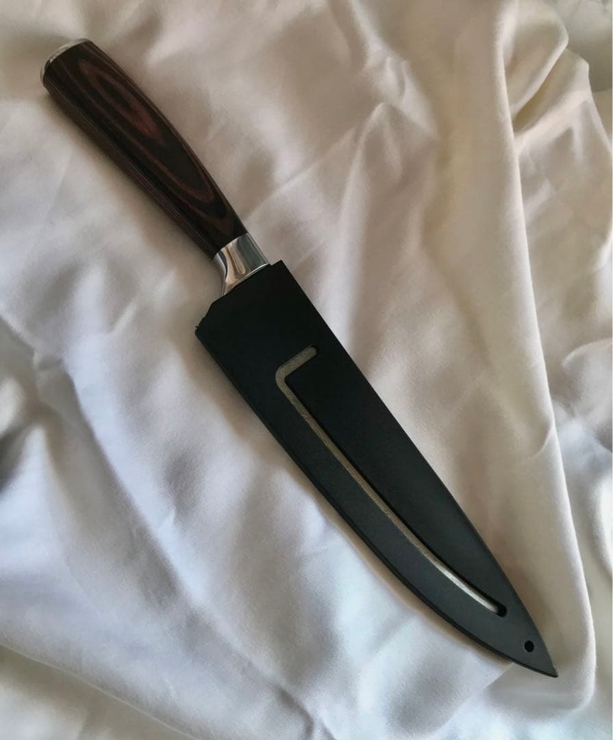 破格プロ仕様　最高級ダマカス包丁　カバー付き