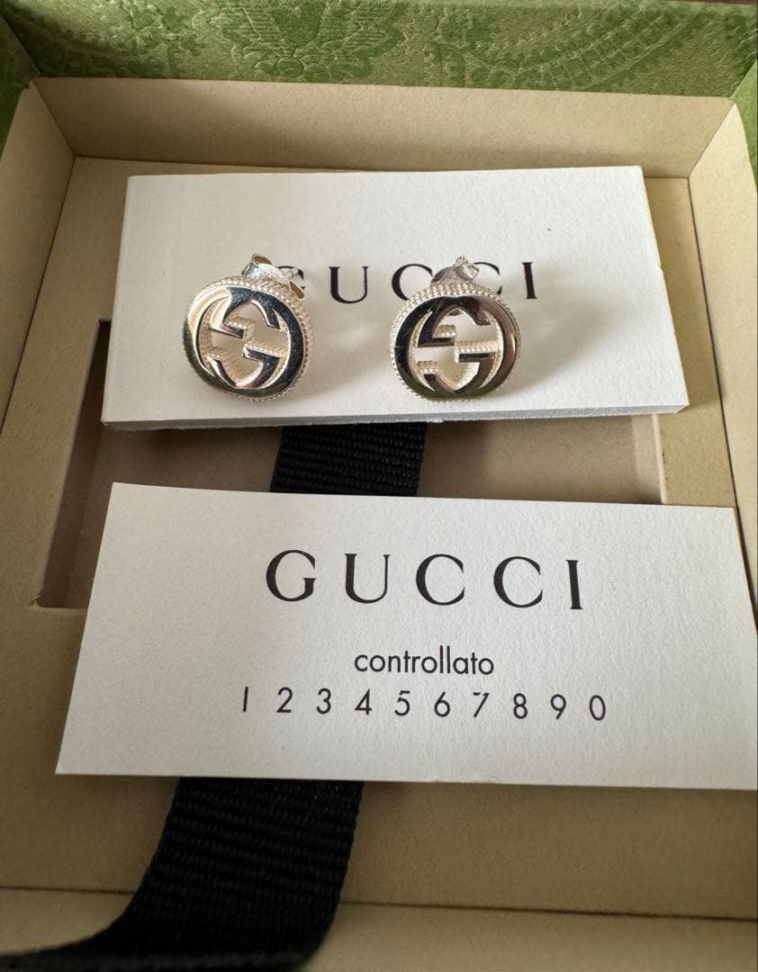 GUCCI シルバー GGロゴ ピアス
