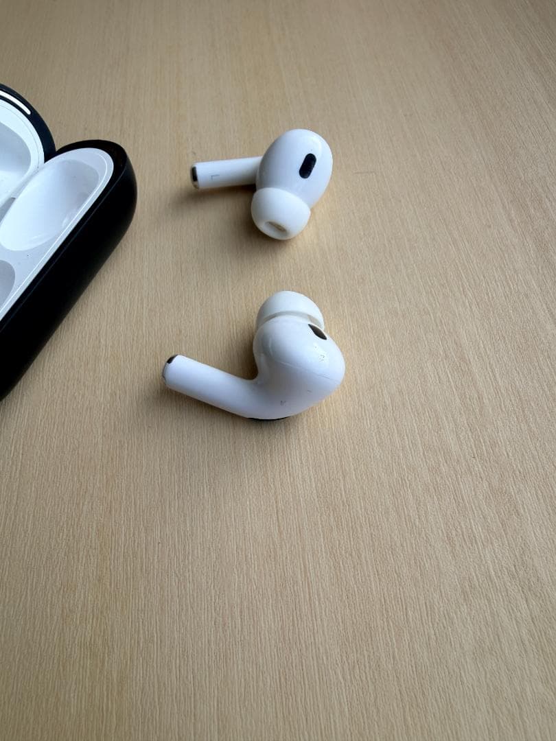 AirPods Pro 第2世代 USB-C【右耳は3ヶ月前に新品交換済】完動品